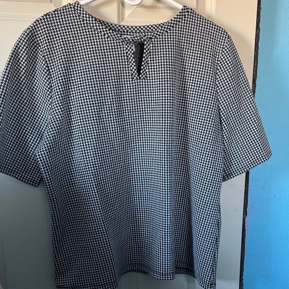 Liz Claiborne Black and White Houndstooth Blouse